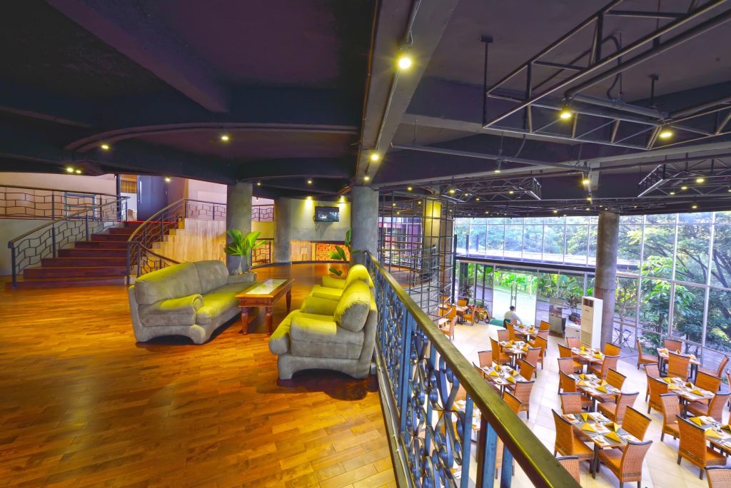 Home Oak Tree Emerald Semarang